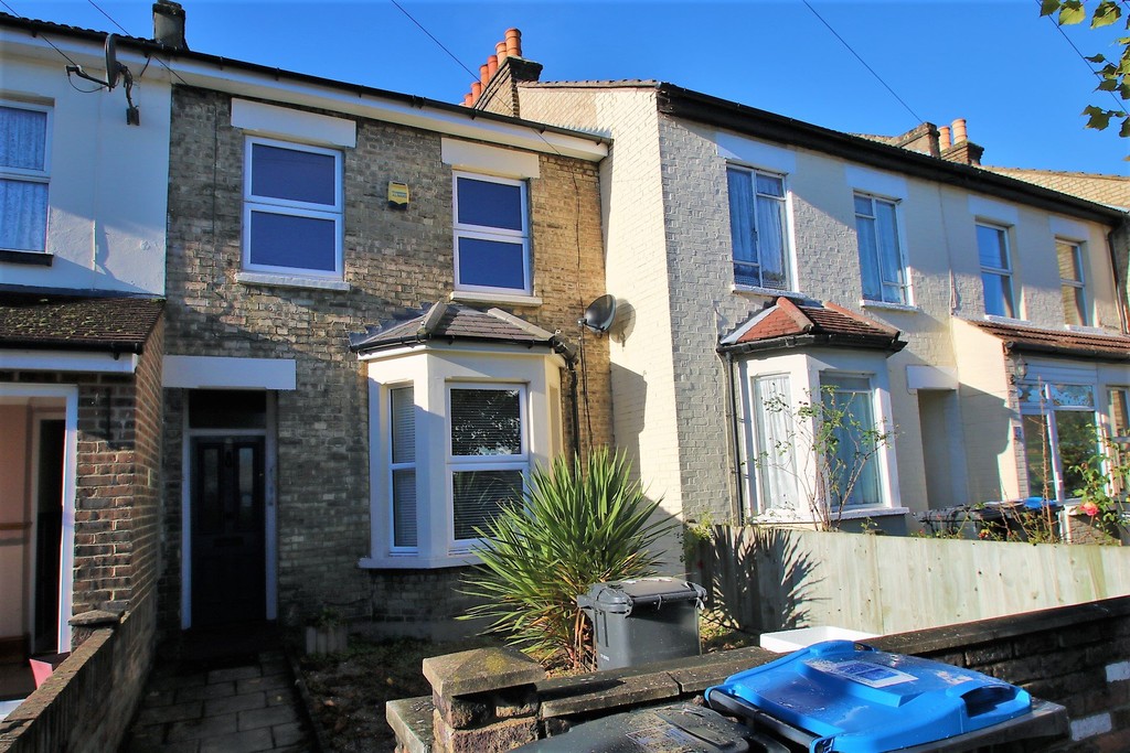 1 bed 1st Floor Flat for rent in Surrey. From Martin & Co - Croydon 1 bed 1st Floor Flat for rent in Surrey. From Martin & Co - Croydon