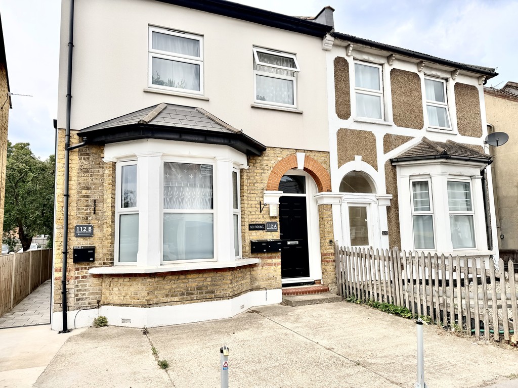 3 bed Apartment for rent in London. From Martin & Co - Croydon