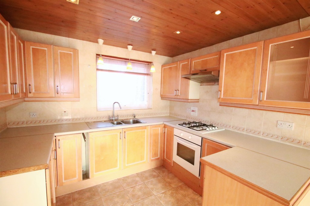 3 bed Mid Terraced House for rent in Farleigh. From Martin & Co - Croydon