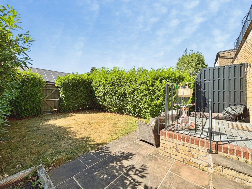 2 bed Ground Floor Flat for rent in Greater London. From Martin & Co - Croydon