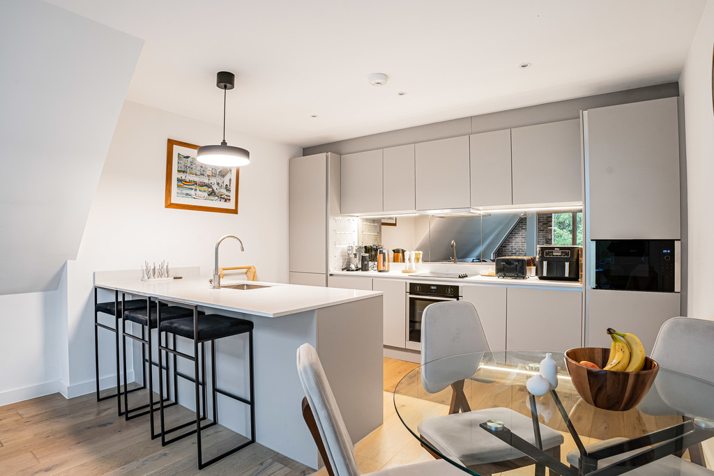 2 bed Apartment for rent in Surrey . From Martin & Co - Croydon 2 bed Apartment for rent in Surrey . From Martin & Co - Croydon