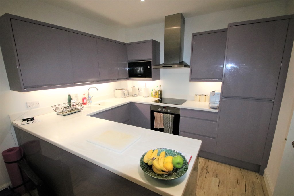 2 bed Apartment for rent in Surrey. From Martin & Co - Croydon 2 bed Apartment for rent in Surrey. From Martin & Co - Croydon