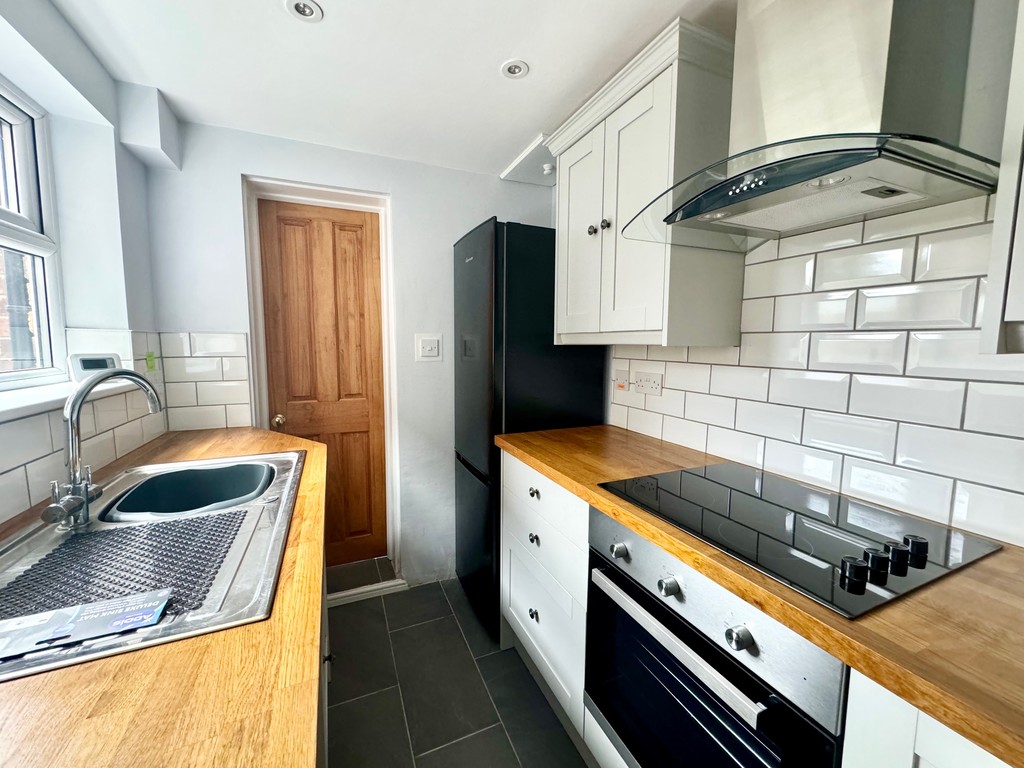 3 bed Mid Terraced House for rent in Derbyshire. From Martin & Co - Derby