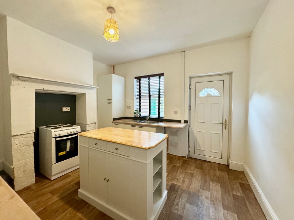 2 bed End Terraced House for rent in Staffordshire. From Martin & Co - Derby