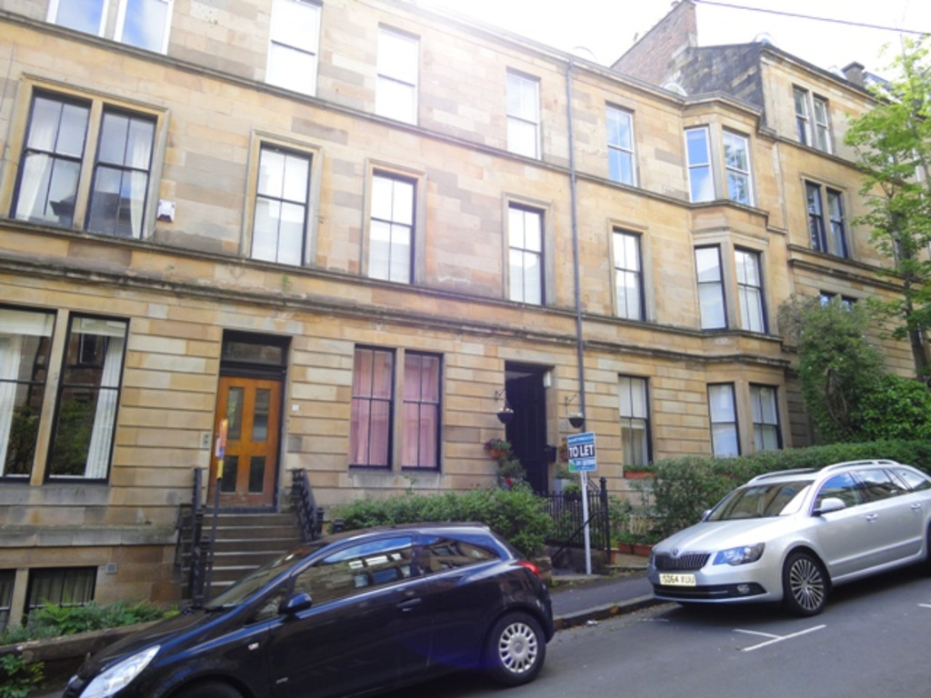 4 bed 1st Floor Flat for rent in Glasgow. From Martin & Co - Glasgow West End