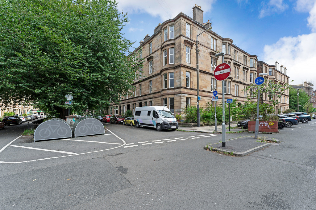 3 bed Apartment for rent in Glasgow. From Martin & Co - Glasgow West End 3 bed Apartment for rent in Glasgow. From Martin & Co - Glasgow West End
