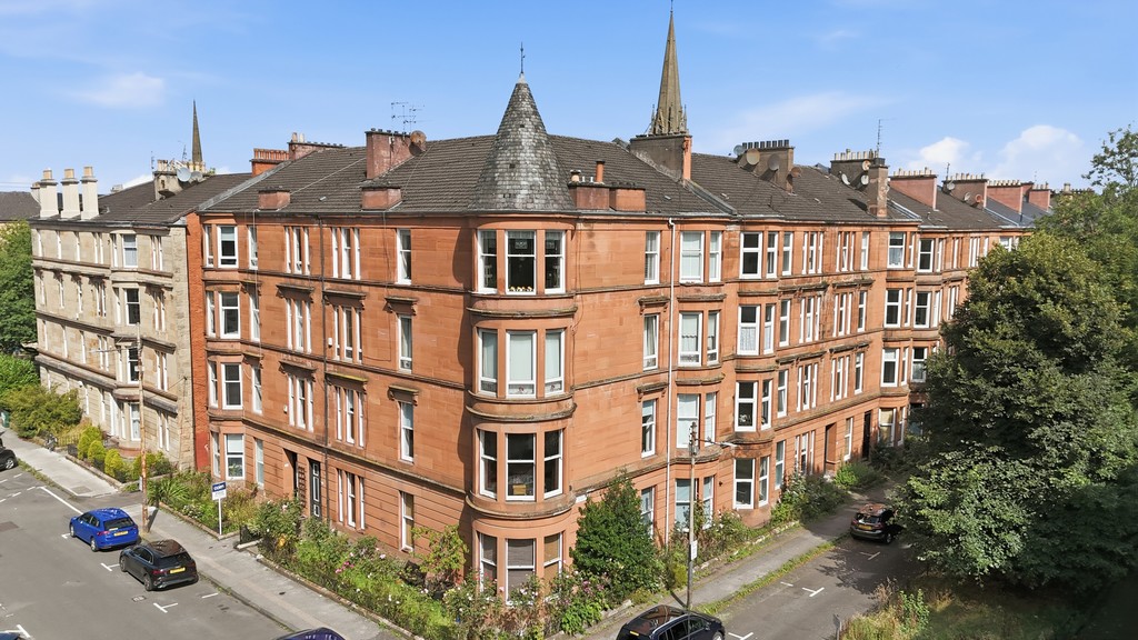 3 bed 1st Floor Flat for rent in Glasgow . From Martin & Co - Glasgow West End