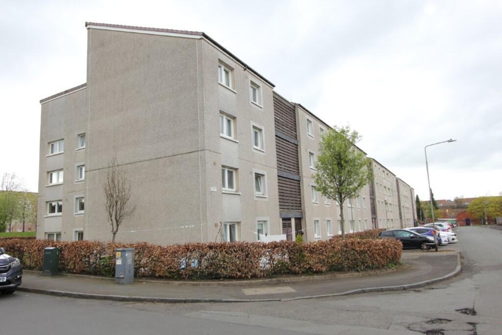 3 bed Apartment for rent in Glasgow. From Martin & Co - Glasgow Shawlands