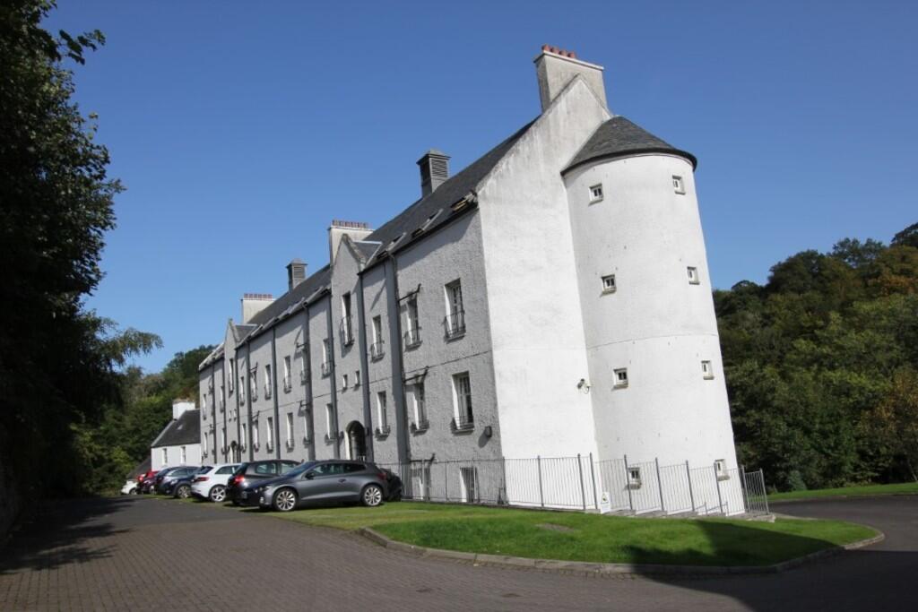 2 bed Apartment for rent in Cairns. From Martin & Co - Glasgow Shawlands