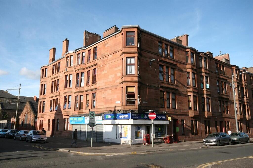 3 bed 1st Floor Flat for rent in Rutherglen. From Martin & Co - Glasgow Shawlands 3 bed 1st Floor Flat for rent in Rutherglen. From Martin & Co - Glasgow Shawlands