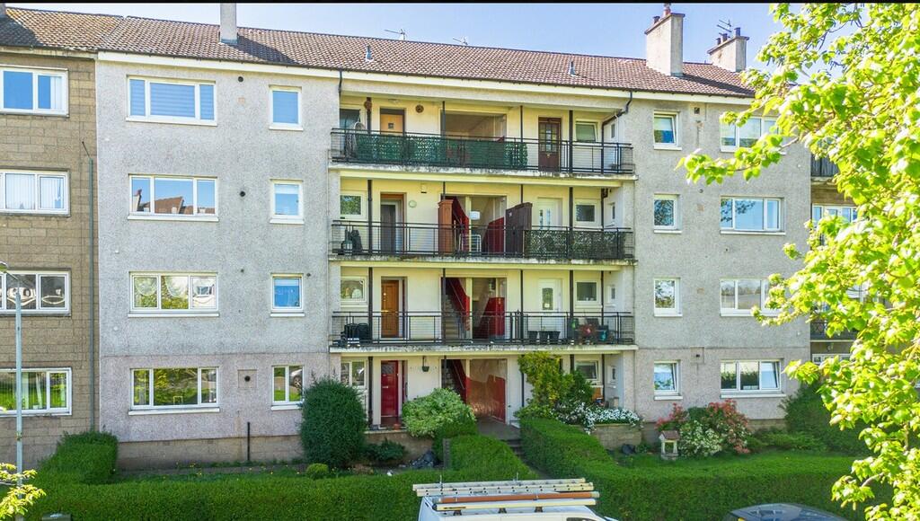3 bed Apartment for rent in Spittal. From Martin & Co - Glasgow Shawlands