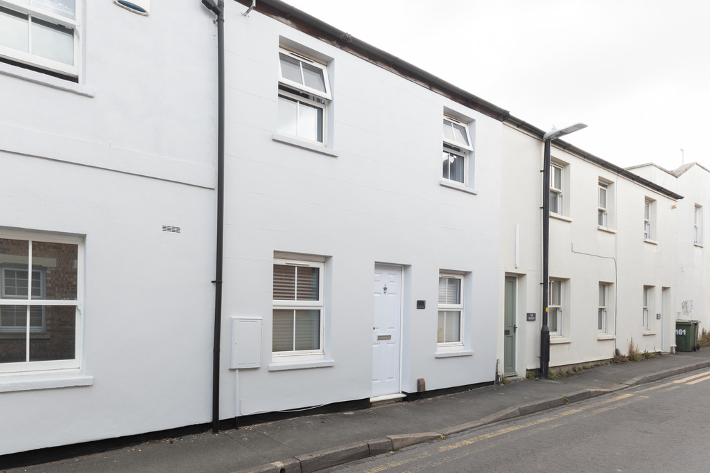 1 bed Mid Terraced House for rent in Gloucestershire. From Martin & Co - Gloucester 1 bed Mid Terraced House for rent in Gloucestershire. From Martin & Co - Gloucester