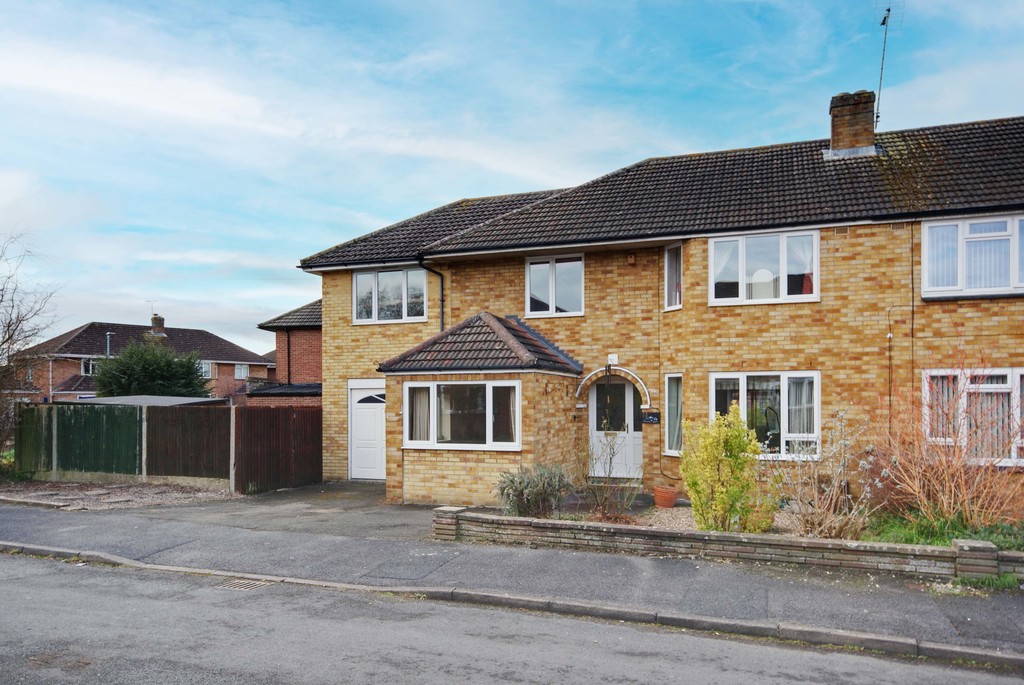 4 bed Semi Detached for rent in Gloucester. From Martin & Co - Gloucester 4 bed Semi Detached for rent in Gloucester. From Martin & Co - Gloucester