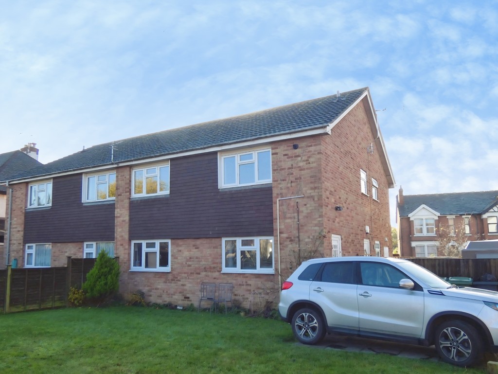 2 bed Annexe for rent in Gloucestershire. From Martin & Co - Gloucester