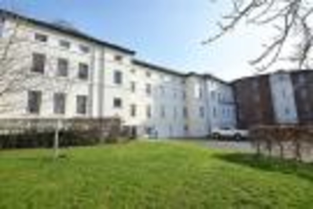 2 bed Apartment for rent in Gloucestershire. From Martin & Co - Gloucester