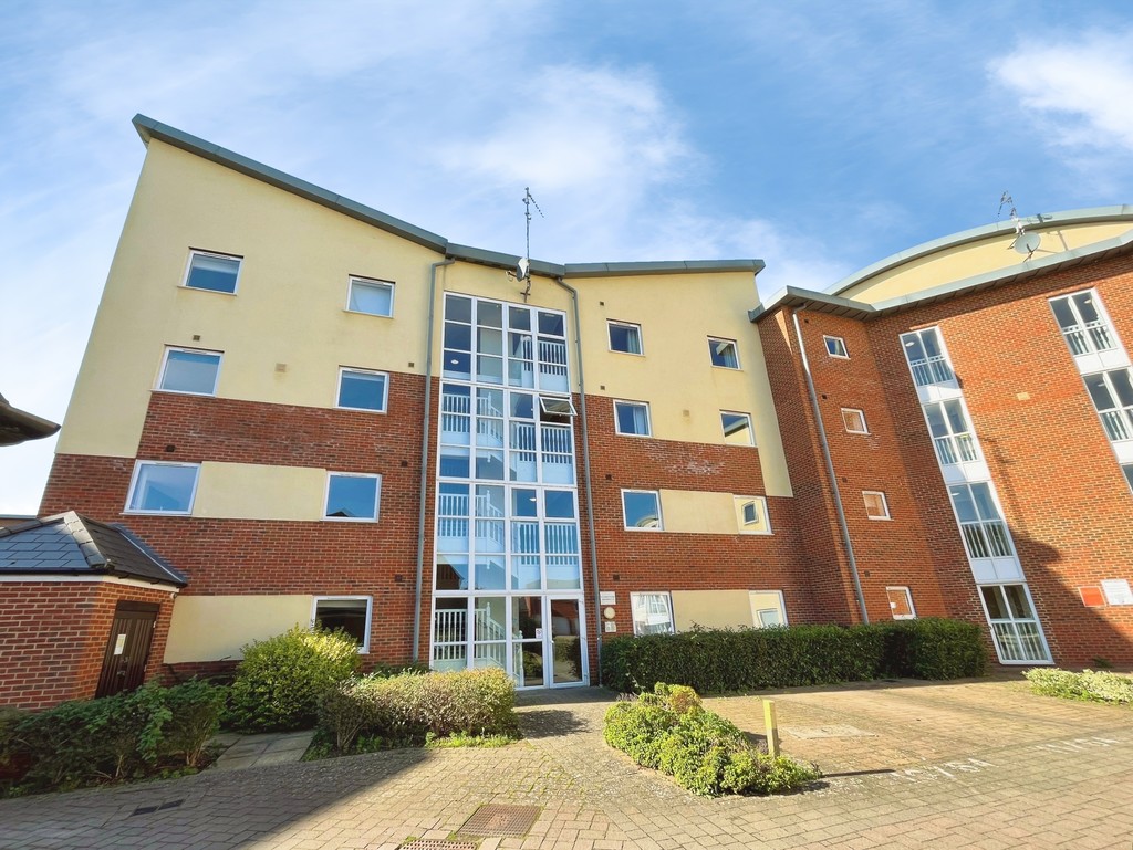 2 bed Apartment for rent in Gloucestershire. From Martin & Co - Gloucester 2 bed Apartment for rent in Gloucestershire. From Martin & Co - Gloucester