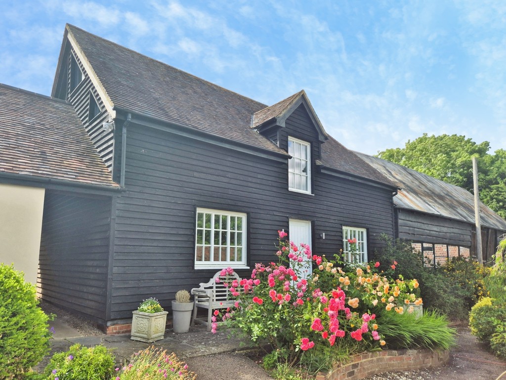 2 bed Barn Conversion for rent in Gloucestershire. From Martin & Co - Gloucester