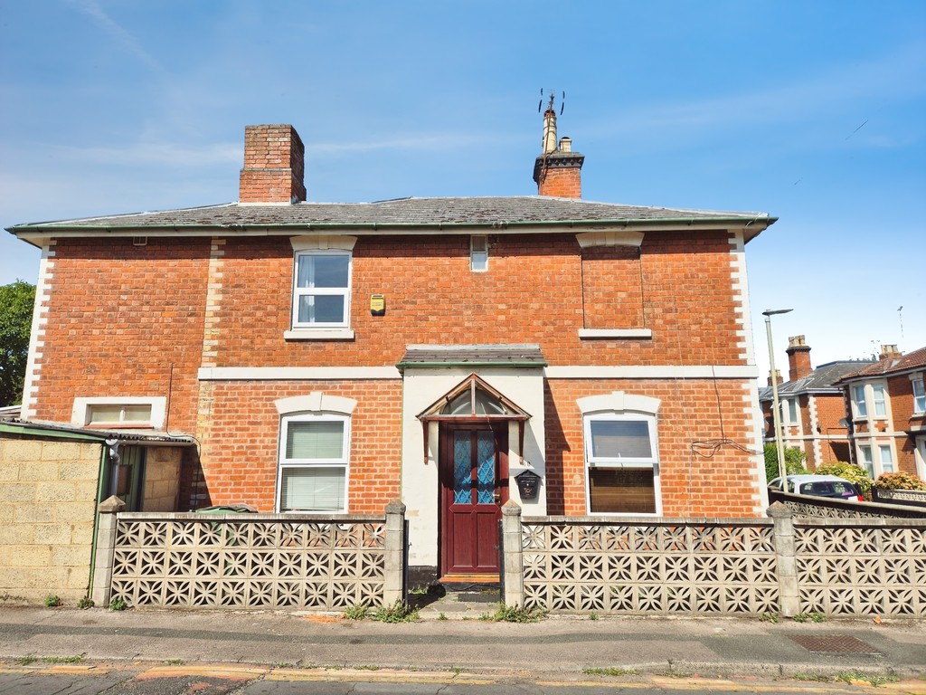 3 bed End of Terrace for rent in Gloucestershire. From Martin & Co - Gloucester 3 bed End of Terrace for rent in Gloucestershire. From Martin & Co - Gloucester