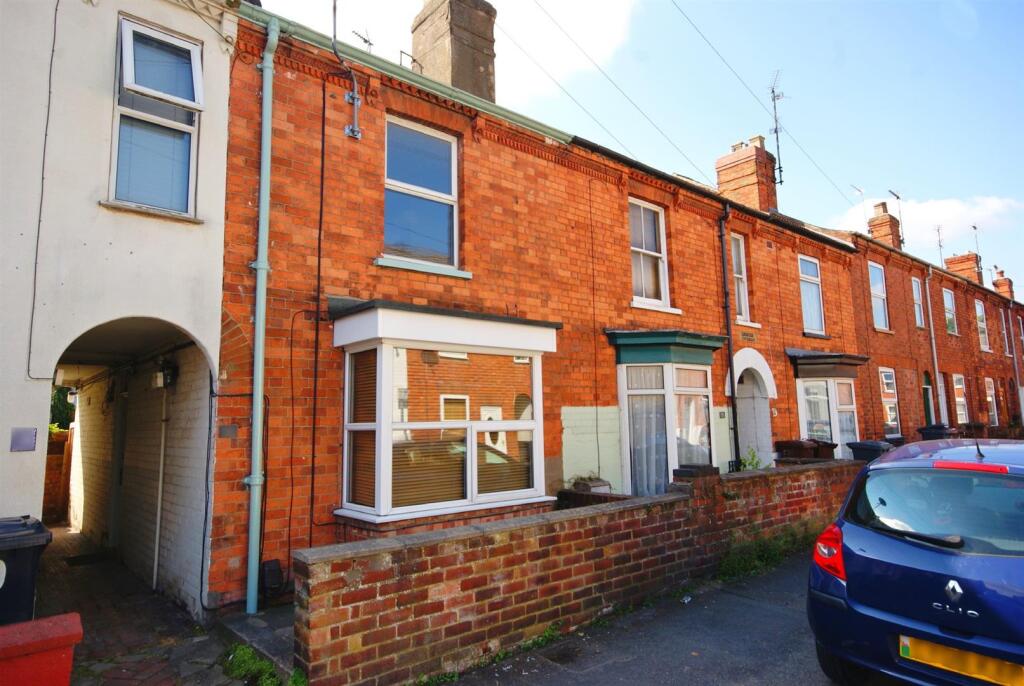 3 bed Mid Terraced House for rent in Lincoln. From Martin & Co - Lincoln 3 bed Mid Terraced House for rent in Lincoln. From Martin & Co - Lincoln