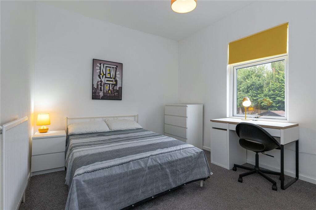 1 bed Mid Terraced House for rent in Newcastle-under-Lyme. From Whitegates - Macclesfield