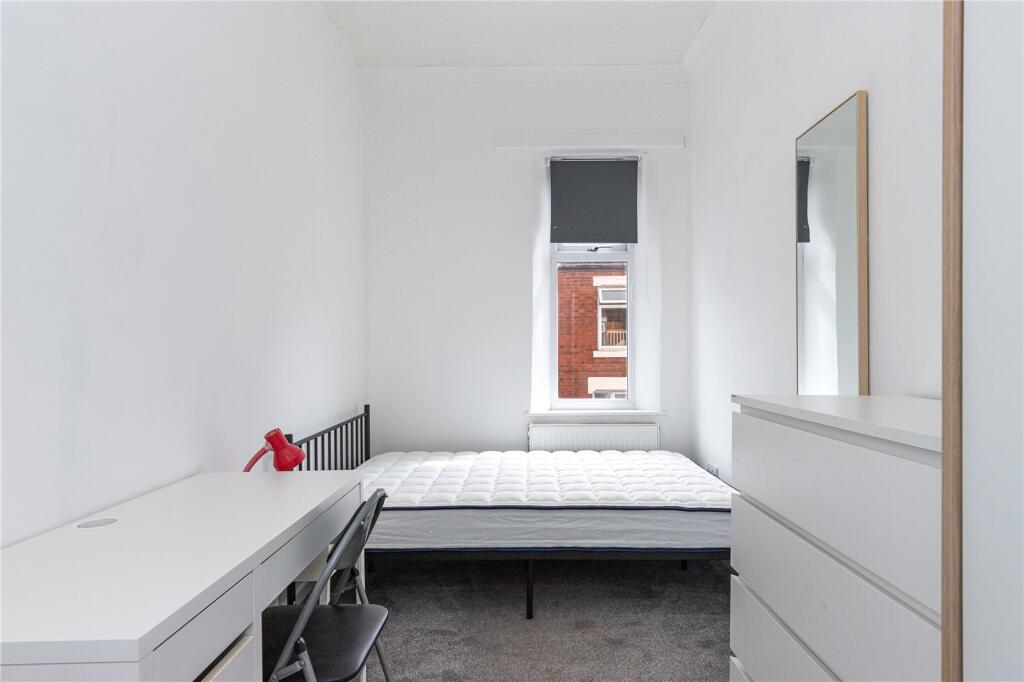 1 bed Mid Terraced House for rent in Newcastle-under-Lyme. From Whitegates - Macclesfield
