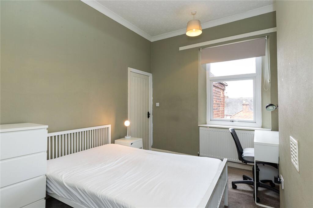 1 bed Mid Terraced House for rent in Newcastle-under-Lyme. From Whitegates - Macclesfield