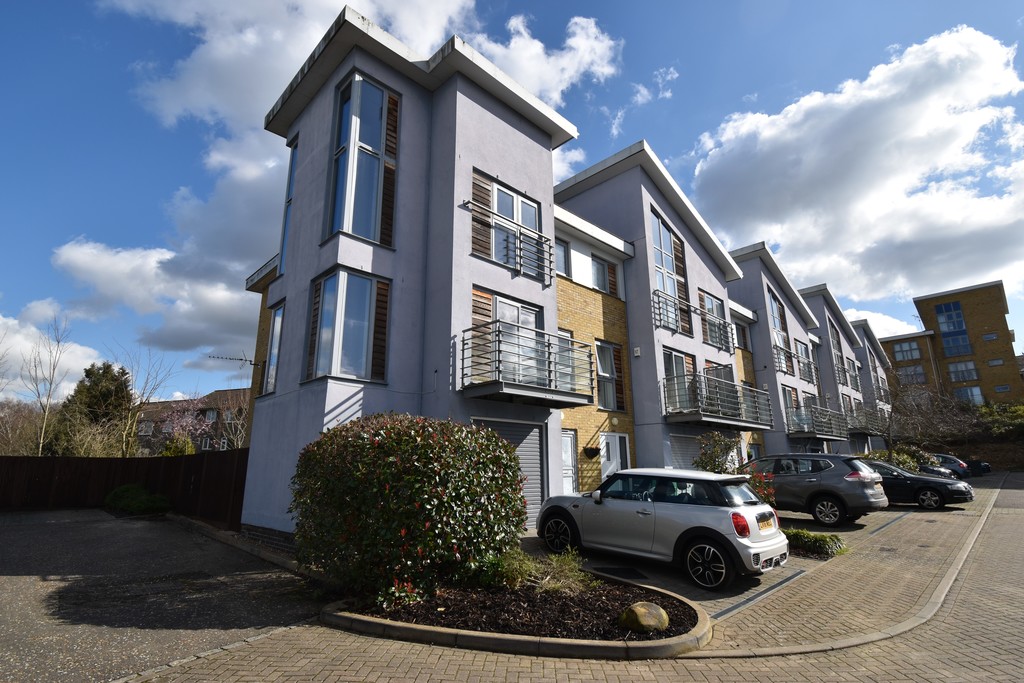 4 bed Town House for rent in Maidstone. From Martin & Co - Maidstone