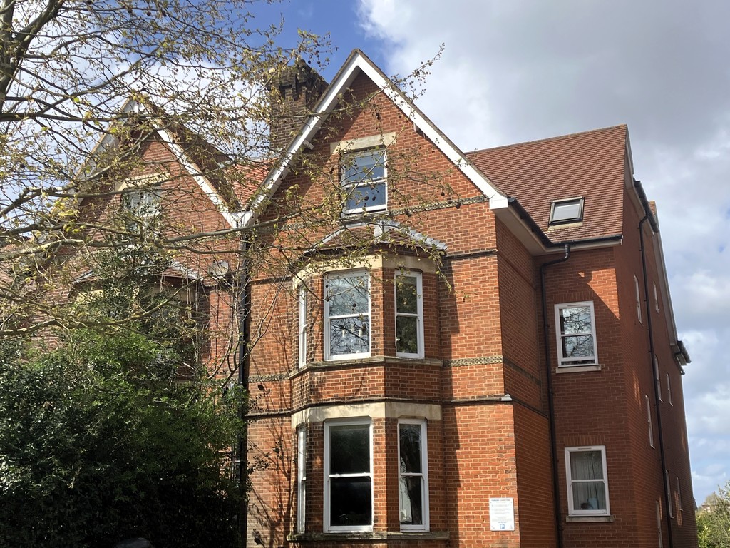 2 bed Apartment for rent in Kent. From Martin & Co - Maidstone