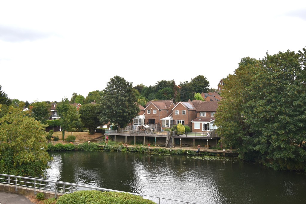 2 bed Apartment for rent in Maidstone. From Martin & Co - Maidstone 2 bed Apartment for rent in Maidstone. From Martin & Co - Maidstone