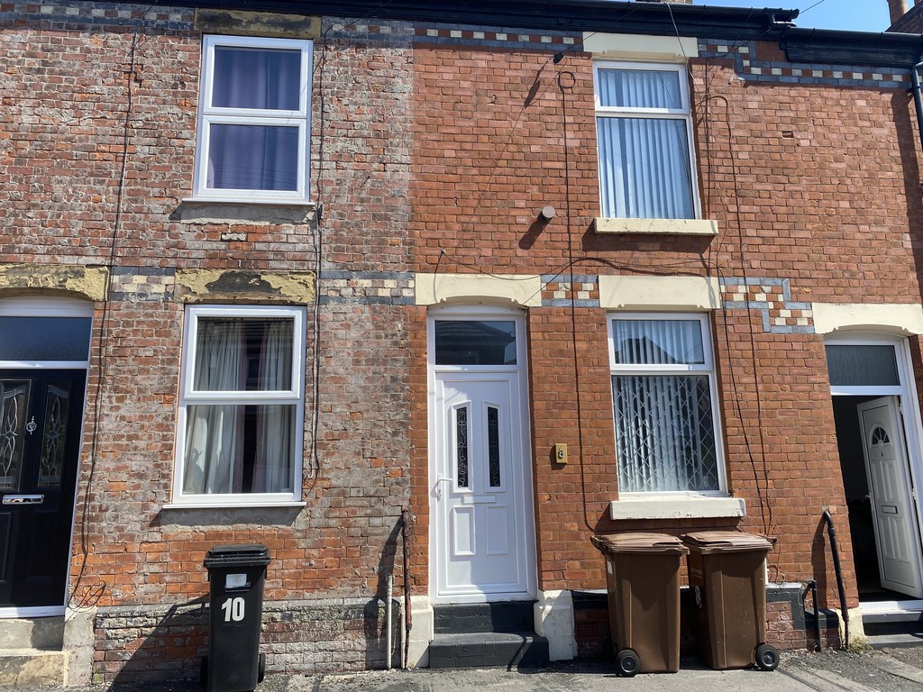 2 bed Mid Terraced House for rent in Stockport. From Martin & Co - Manchester Chorlton 2 bed Mid Terraced House for rent in Stockport. From Martin & Co - Manchester Chorlton