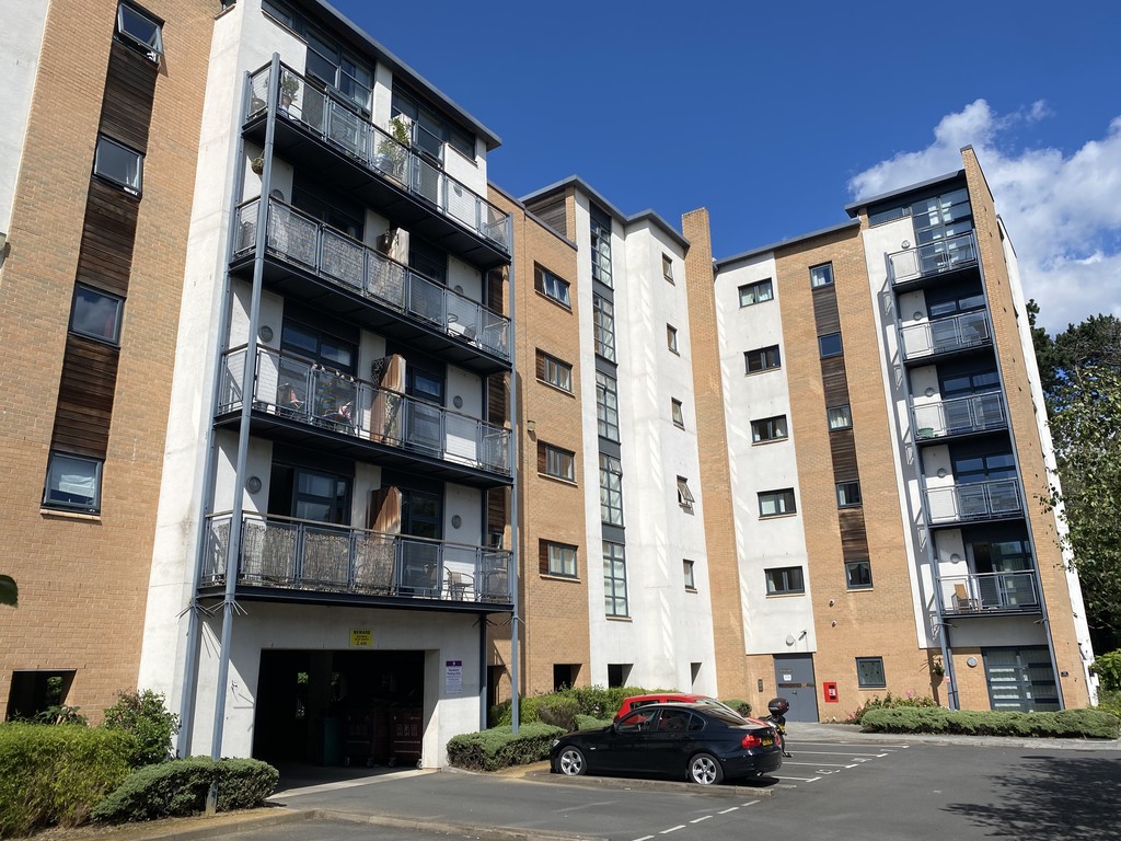 2 bed Apartment for rent in Gatley. From Martin & Co - Manchester Chorlton