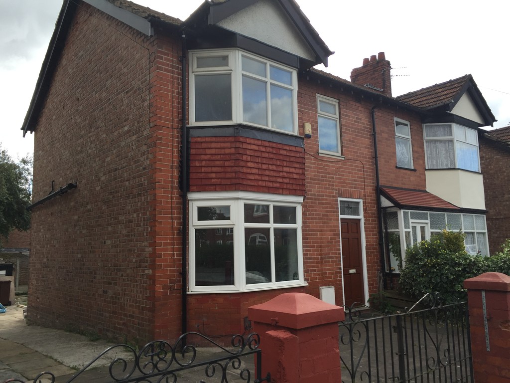 3 bed End of Terrace for rent in Stockport. From Martin & Co - Manchester Chorlton