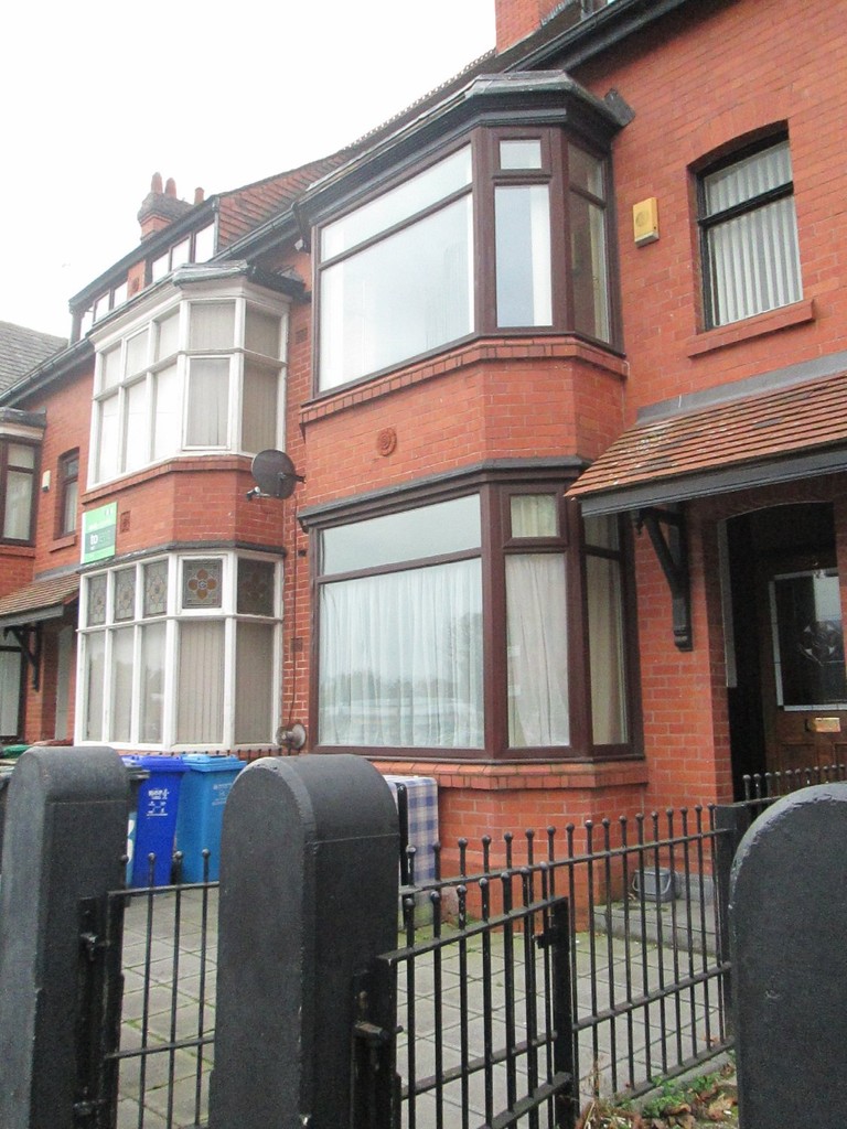 1 bed Flat Share for rent in Stretford. From Martin & Co - Manchester Chorlton