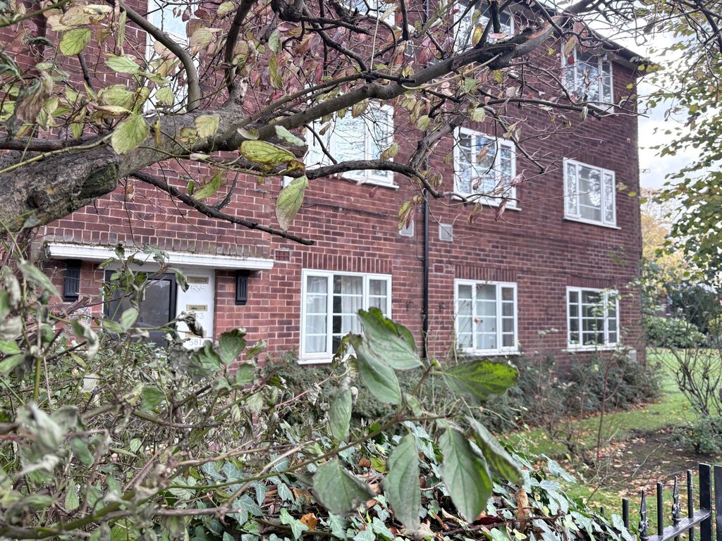 3 bed Apartment for rent in Stretford. From Martin & Co - Manchester Chorlton
