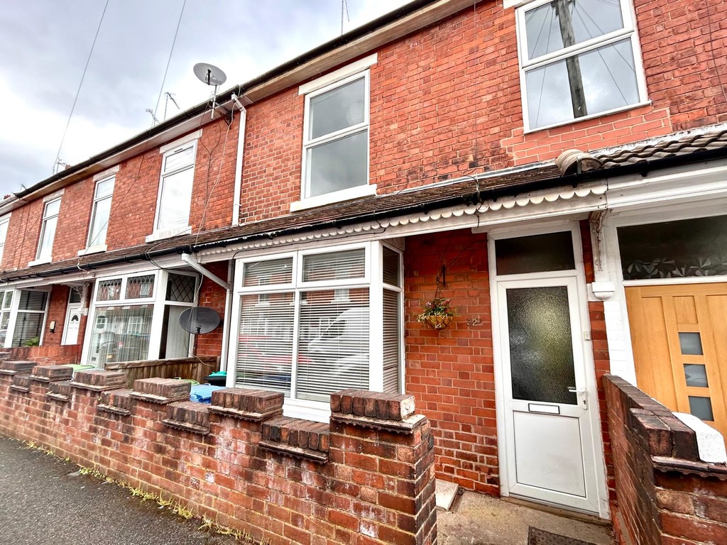 3 bed Mid Terraced House for rent in Notts. From Martin & Co - Mansfield