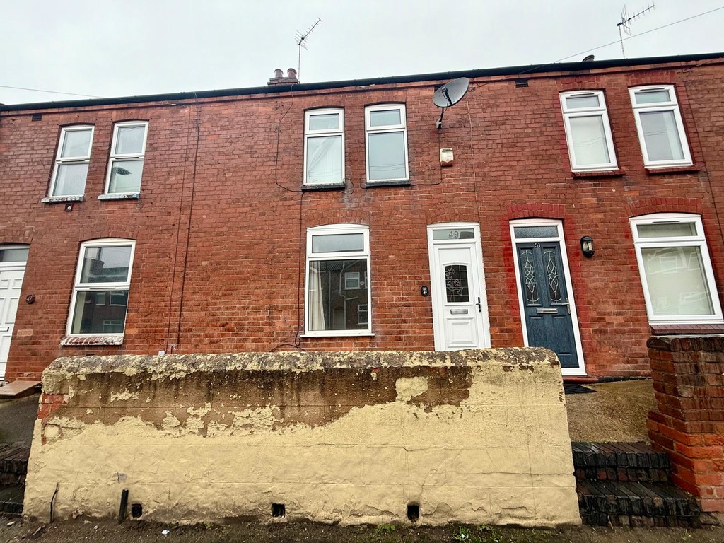 3 bed Mid Terraced House for rent in Mansfield. From Martin & Co - Mansfield
