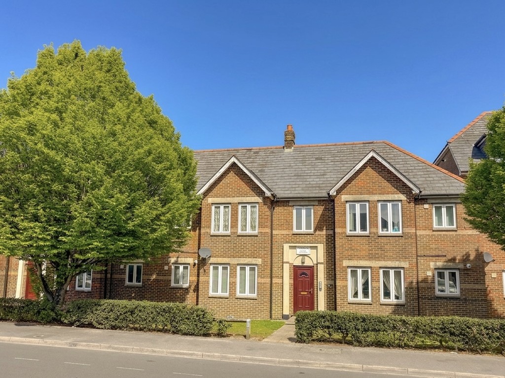 2 bed Ground Floor Flat for rent in Poole. From Martin & Co - Poole