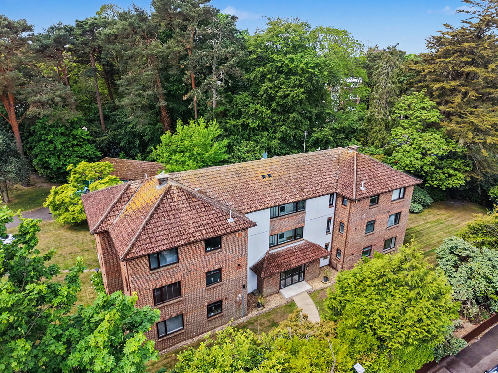 2 bed Apartment for rent in Dorset. From Martin & Co - Poole