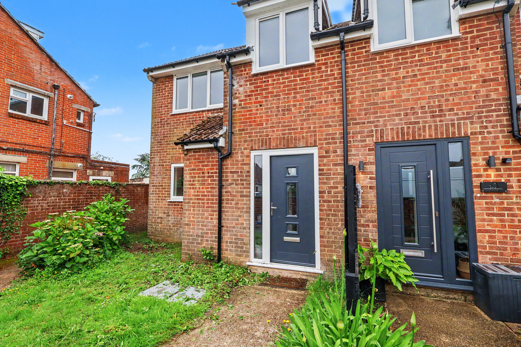 3 bed End of Terrace for rent in Lytchett Matravers. From Martin & Co - Poole
