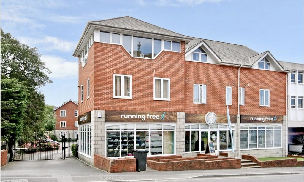2 bed Ground Floor Flat for rent in Poole. From Martin & Co - Poole