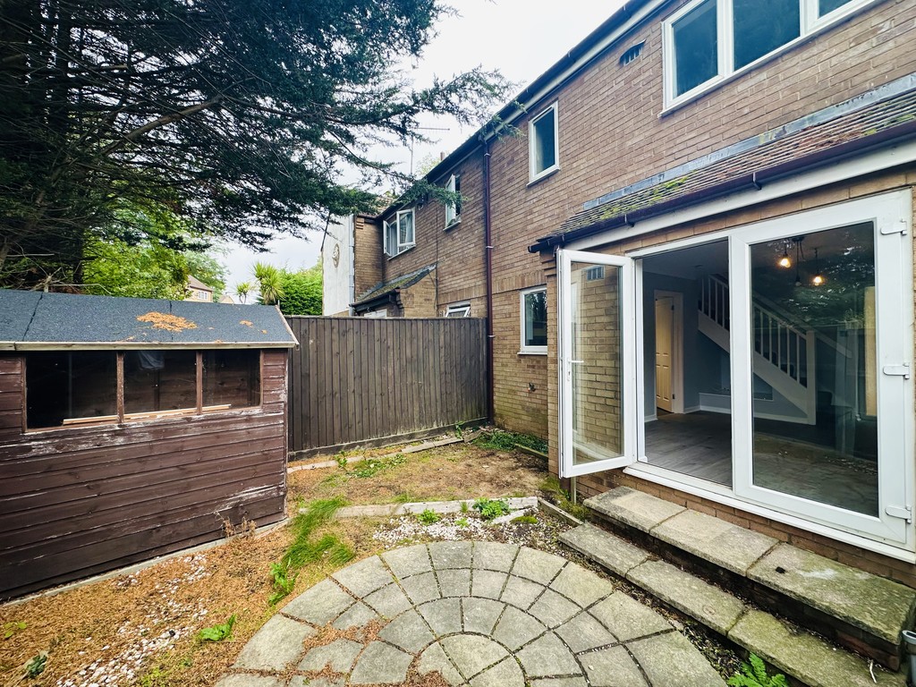 1 bed Mid Terraced House for rent in Dorset. From Martin & Co - Poole