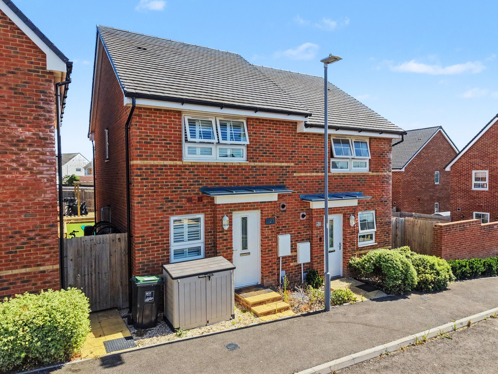 2 bed Semi Detached for rent in Poole. From Martin & Co - Poole