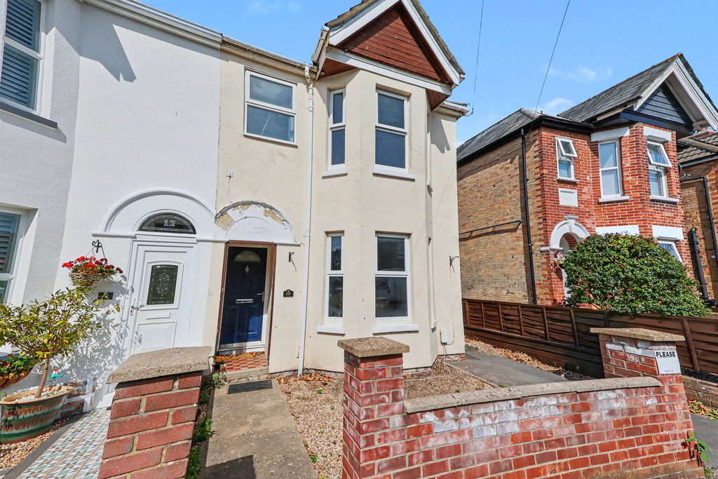 4 bed Semi Detached for rent in Poole. From Martin & Co - Poole
