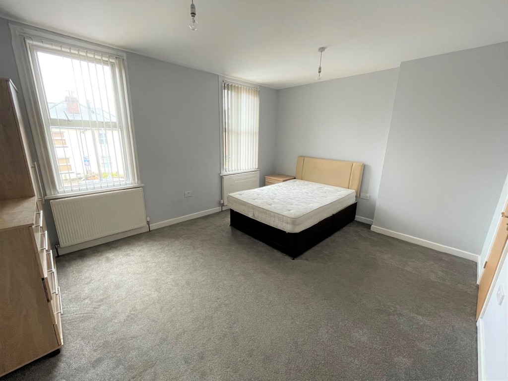 1 bed Room for rent in Berkshire. From Martin & Co - Reading