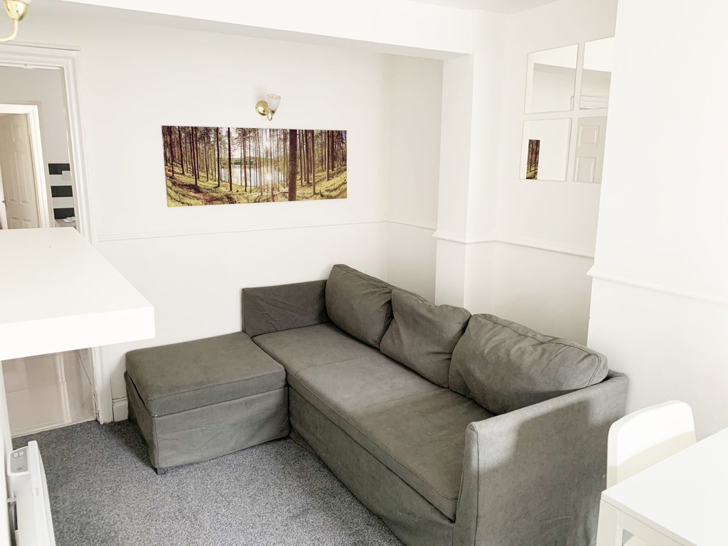 2 bed Flat for rent in Berkshire. From Martin & Co - Reading
