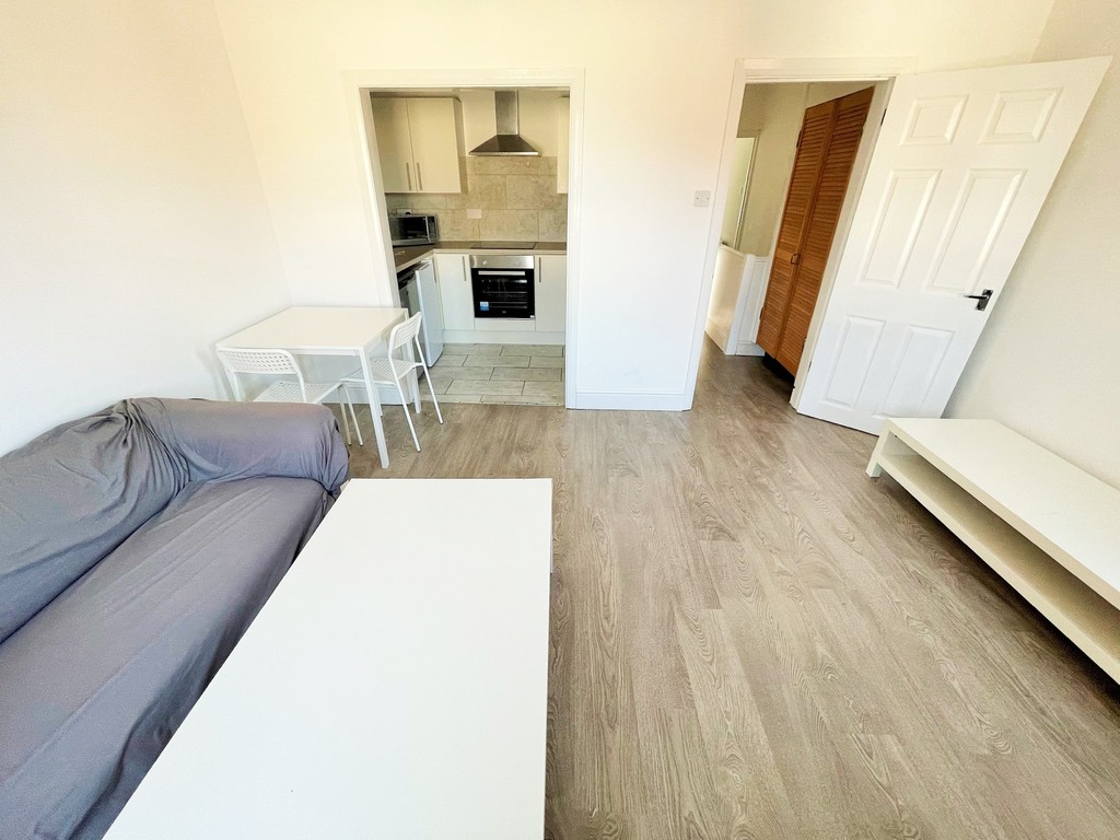 1 bed Flat for rent in Berkshire. From Martin & Co - Reading