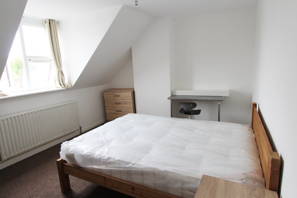 1 bed Flat Share for rent in Berkshire. From Martin & Co - Reading