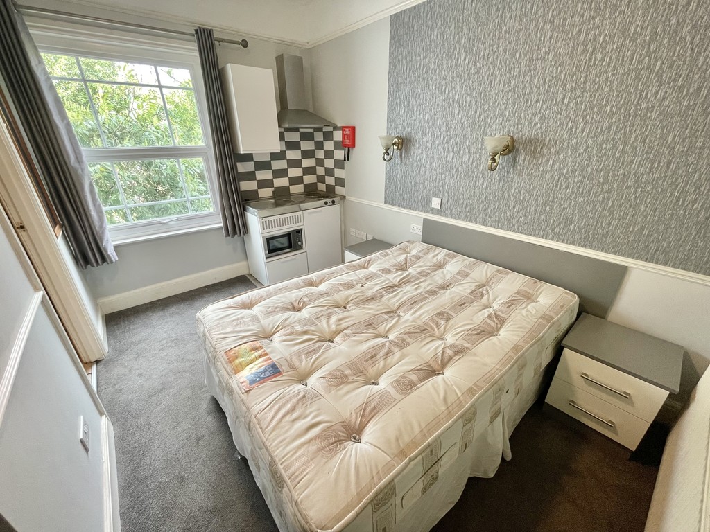 1 bed Studio for rent in Berkshire. From Martin & Co - Reading
