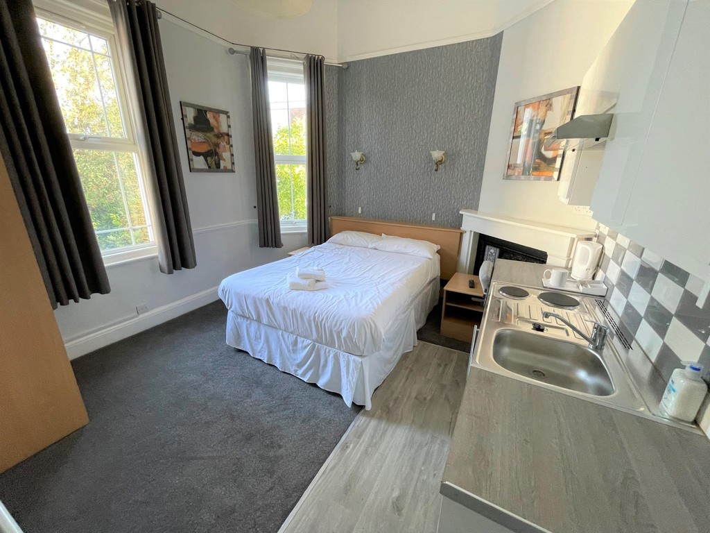 1 bed Studio for rent in Berkshire. From Martin & Co - Reading