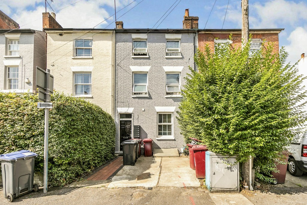 1 bed Studio for rent in Berkshire. From Martin & Co - Reading